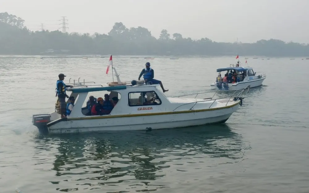 Pencarian Rombongan Jurnalis di Perairan Selat Sunda