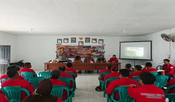 30 Warga Sungai Kunyit Sekadau Dilatih Jadi Masyarakat Peduli Api