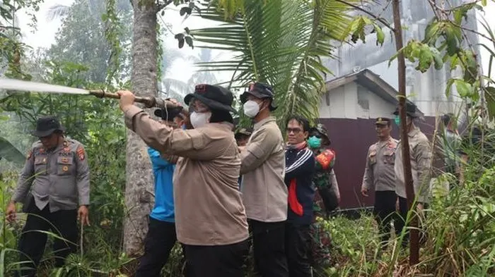Karhutla di Kapuas nyaris menjalar ke rumah warga