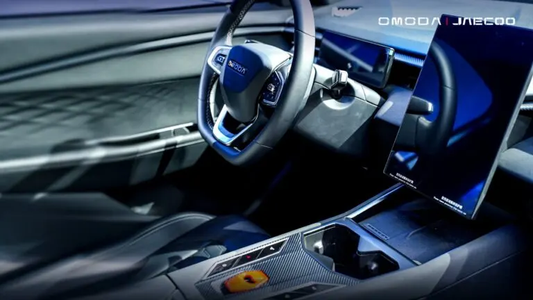 Penggunaan teknologi bantuan mengemudi semakin meluas di China. Hingga Agustus 2026, sekitar 15 juta mobil penumpang di negara tersebut telah dilengkapi Navigation on Autopilot (NOA), teknologi yang membantu kendaraan menjalankan fungsi berkendara dengan dukungan sistem navigasi dan bantuan pengemudi.