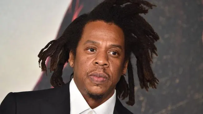 Bos Roc Nation, Jay-Z, resmi memastikan dirinya menjadi penampil Super Bowl Halftime Show 2027 di SoFi Stadium pada 14 Februari.