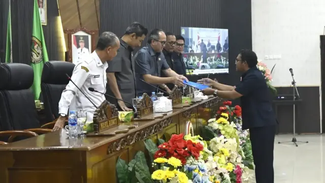 Tujuh Fraksi DPRD Ketapang Setujui Raperda PKL dan Minuman Beralkohol
